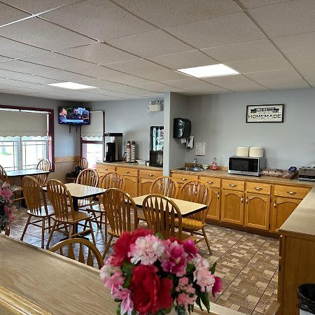 Waasis Travellers Inn Fredericton Nb מראה חיצוני תמונה