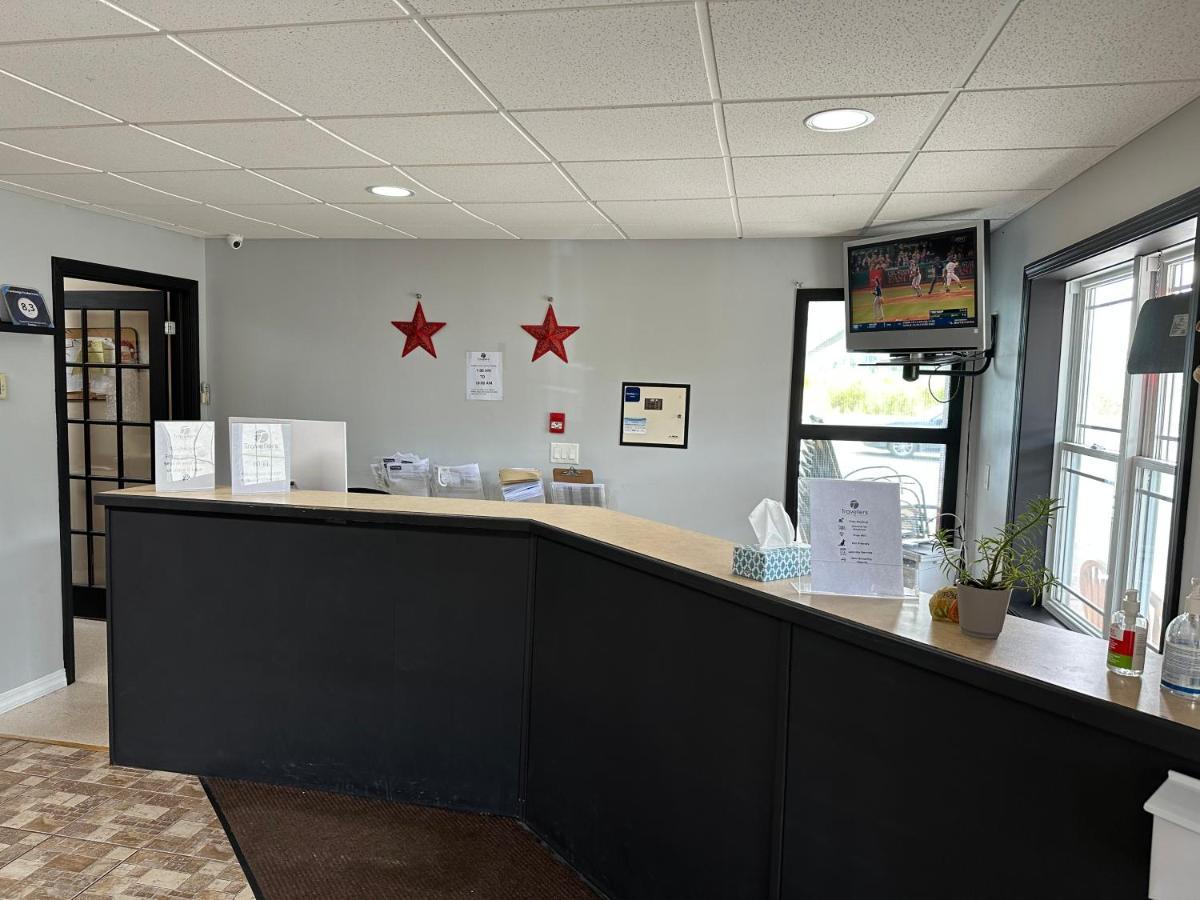 Waasis Travellers Inn Fredericton Nb מראה חיצוני תמונה