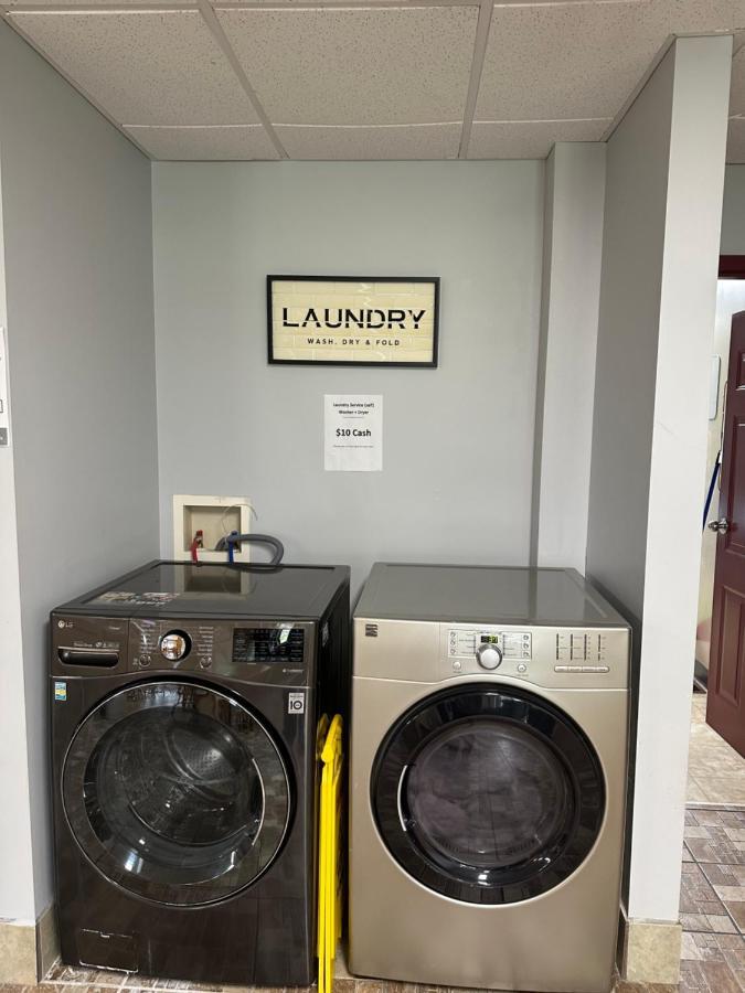 Waasis Travellers Inn Fredericton Nb מראה חיצוני תמונה